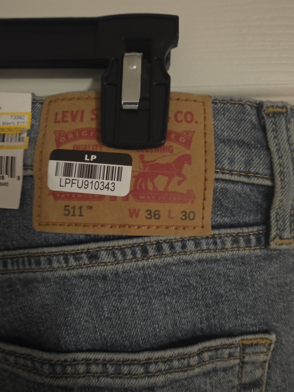 Levi's Light Blue Denim Jeans with 511 Slim 36 Waist, 30 Inseam - Picture 5 of 7